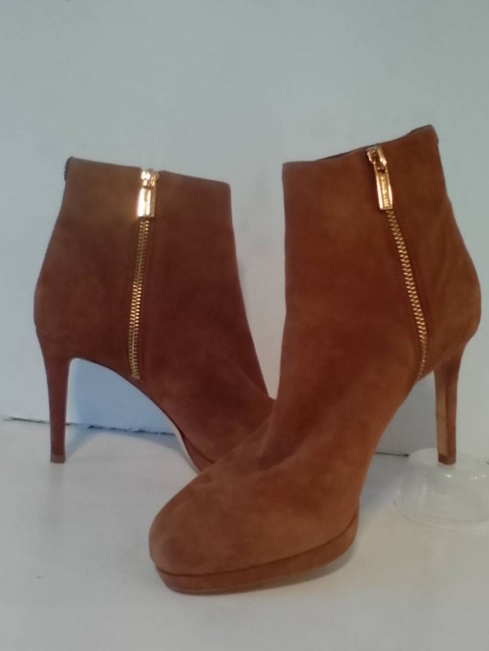 Michael Kors Suede Brown Ankle Boots 7.5 MINT